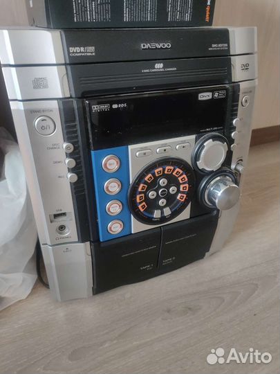 Музыкальный центр