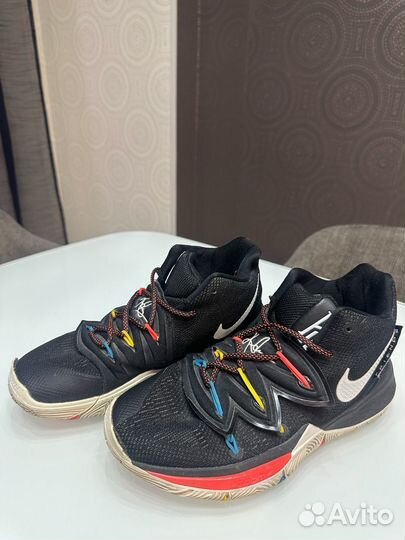 Баскетбольные кроссовки Nike Kyrie 5 Friends, 38 р