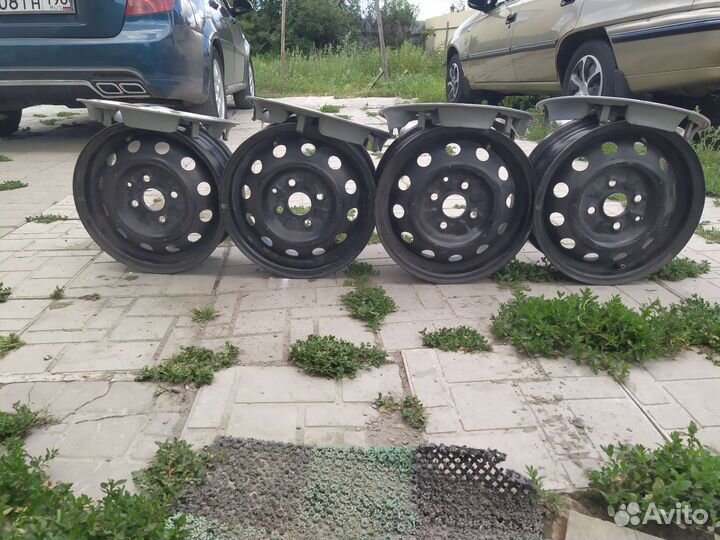 Диски с колпаками