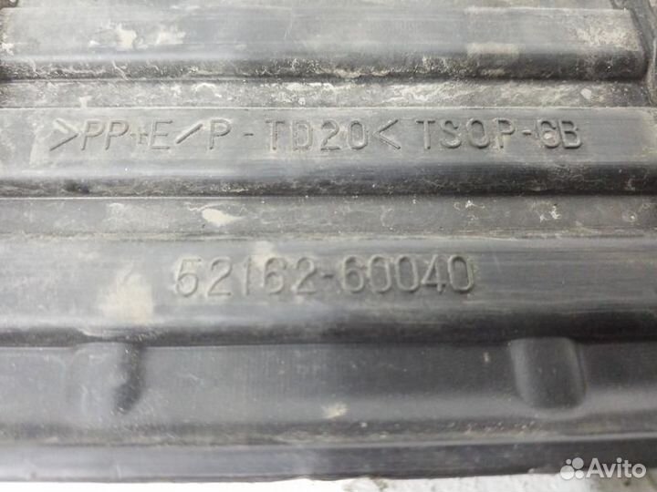 Накладка заднего бампера Toyota Land Cruiser 200