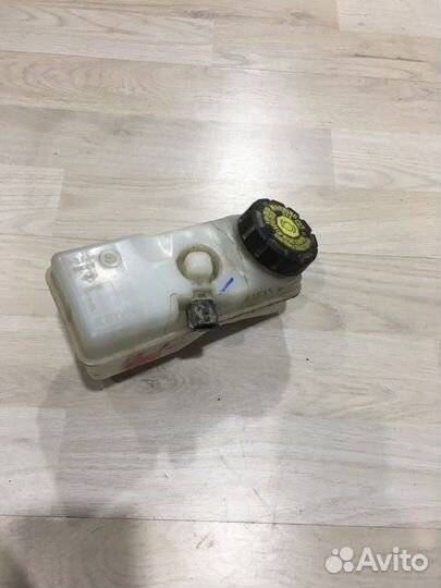 Бачок тормозной жидкости Renault logan 2