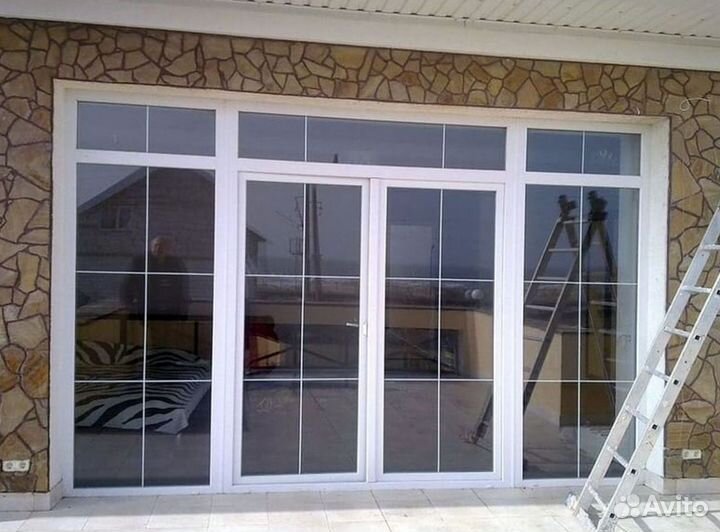 Пластиковые входные двери