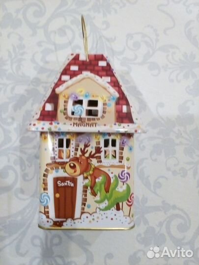 Коробки жестяные из под конфет