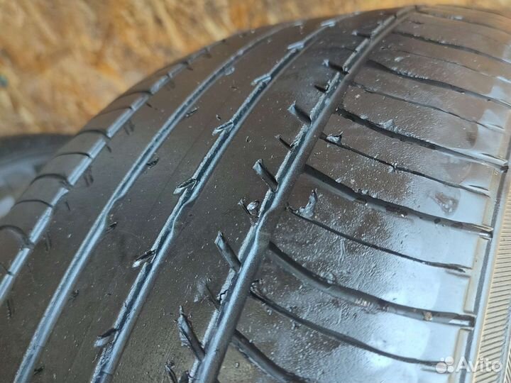 Yokohama BluEarth E70 215/55 R17 94V