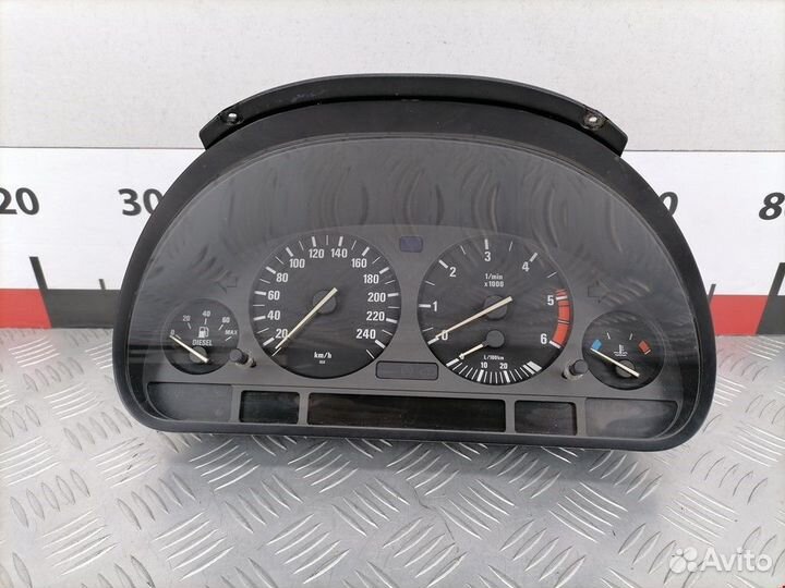Щиток приборов (приборная панель) BMW 7 E38 1997