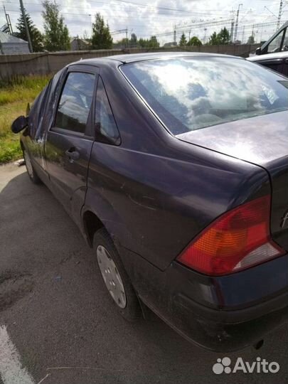 Ford Focus 1.8 МТ, 2003, битый, 176 000 км
