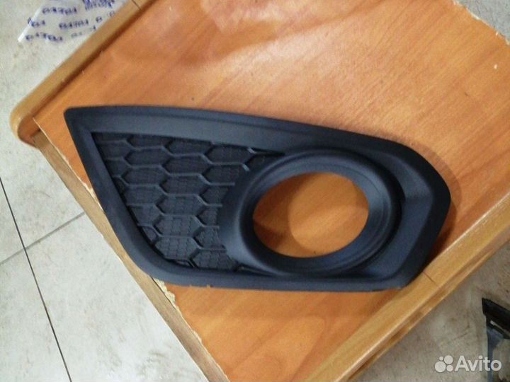 Накладка противотуманка на Volvo C 30 рестайлинг