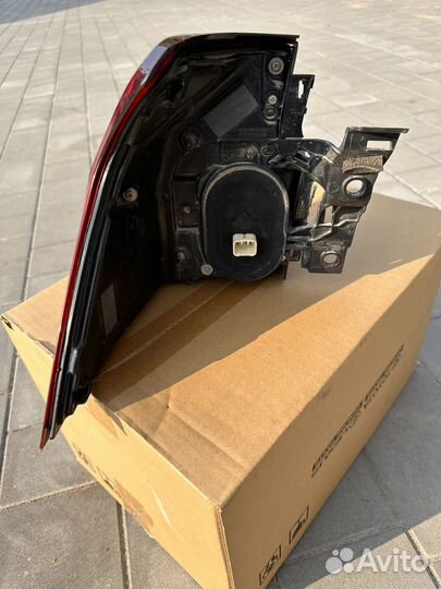 Фонарь правый Lexus LX 450d 570