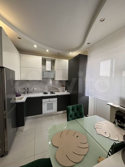 3-к. квартира, 82 м², 12/12 эт.