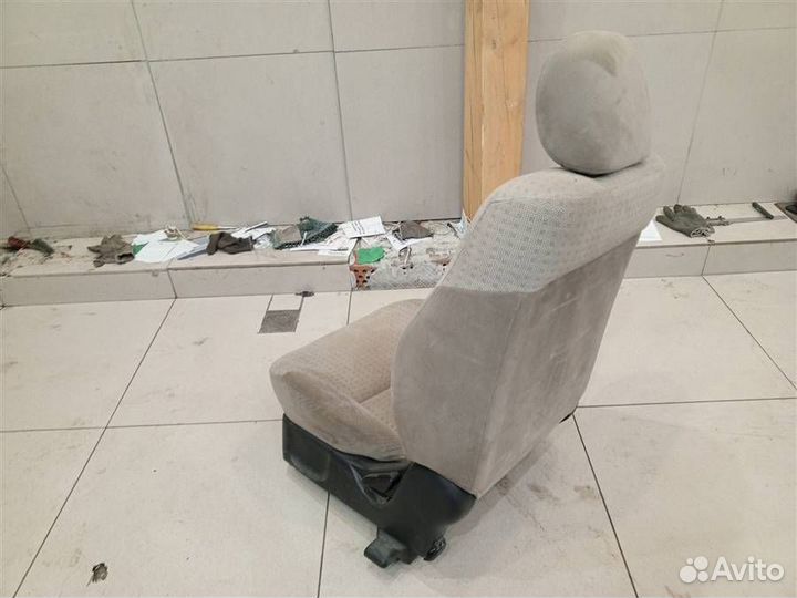 Сиденье переднее левое Mitsubishi Pajero iO 1998