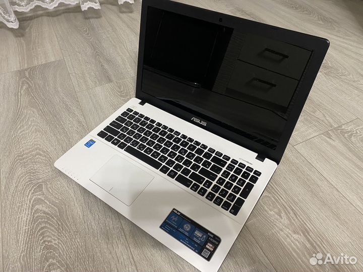 Ноутбук asus