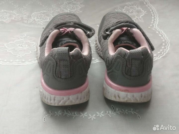 Кроссовки детские для девочек 32разм. бу