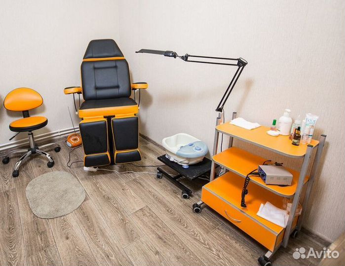 Стул для мастера косметолога 
