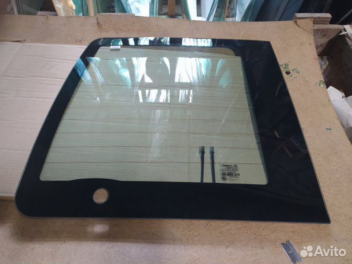 Стекло двери заднее левое Ford Tourneo Connect TC7