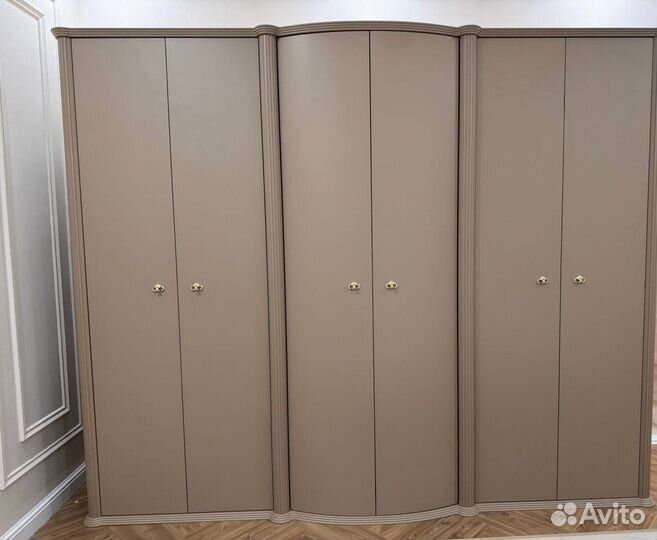 Спальные гарнитуры