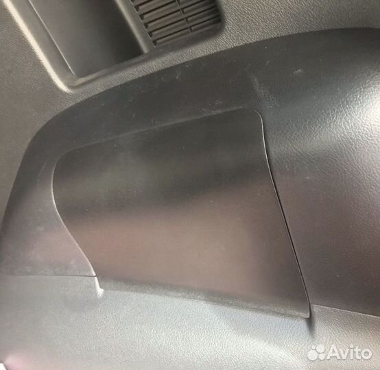 Заглушки сидений третьего ряда Toyota Fortuner