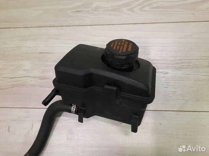 Бачок гидроусилителя Volvo XC90