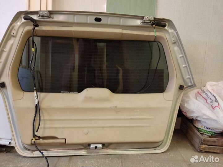 Дверь багажника subaru forester 2006г