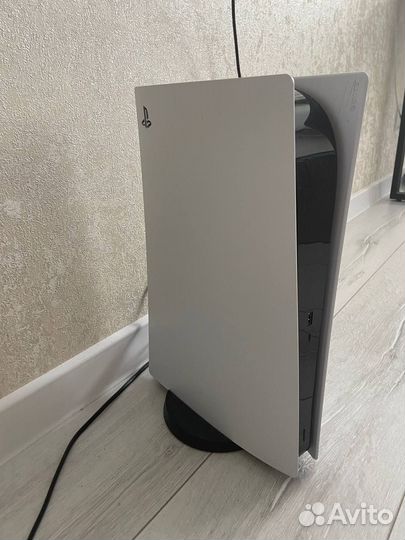 Playstation 5 + подписка deluxe много игр