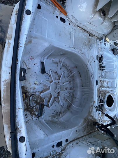 Задняя панель с ванночкой. Рено - Логан, 2