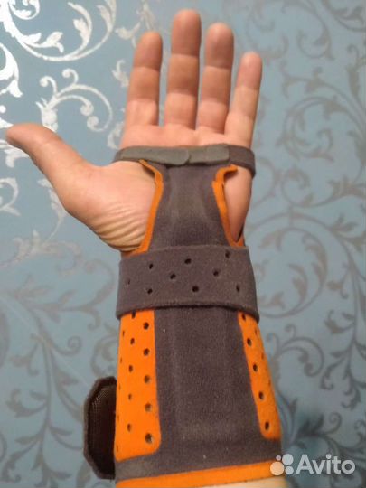Ортез на руку