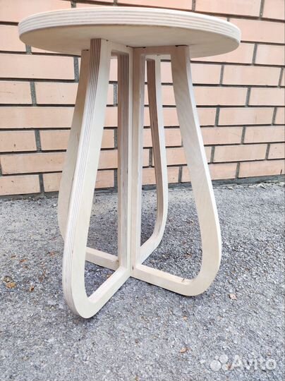 Табуретки деревянные