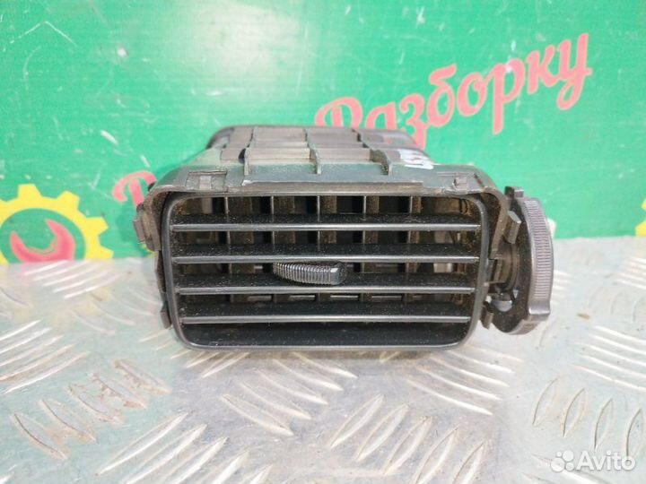 Дефлектор воздуховода левый Mitsubishi Lancer 9