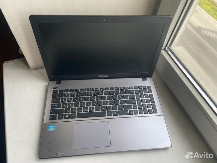 Ноутбук asus x550c