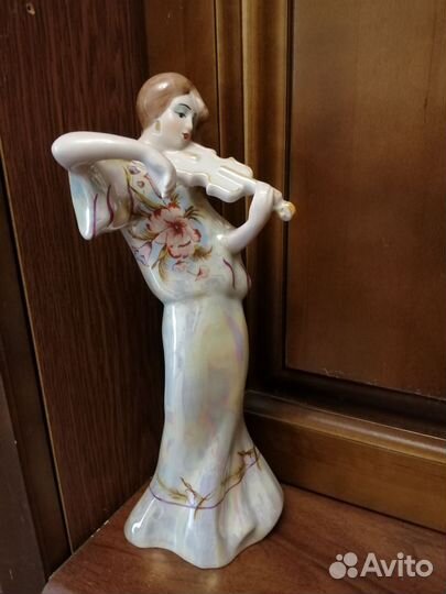 Фарфоровые статуэтки