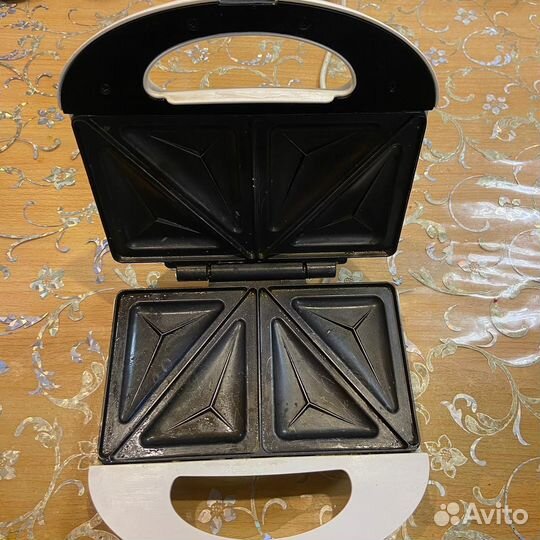 Сендвичница