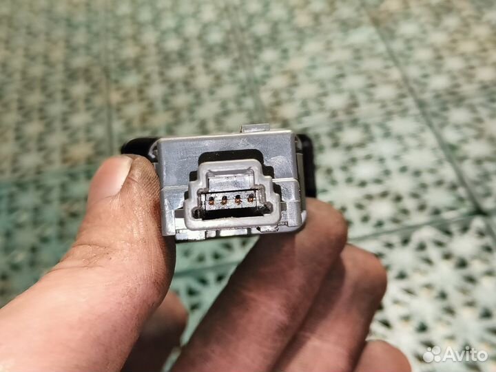 Кнопка aваpийки Тoyоta Cоrоlla 150