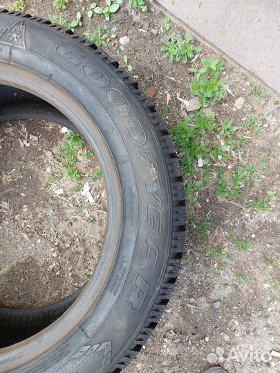 Goodyear UltraGrip 500 255/55 R18