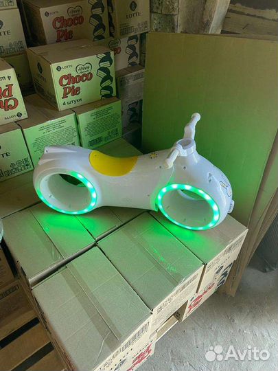 Беговел Star One Scooter