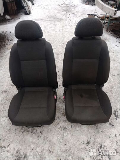 Передние сиденья chevrolet aveo t250