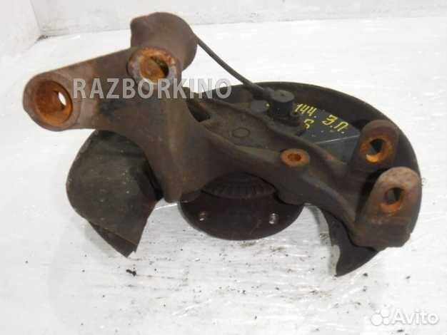 Кулак задний правый 8E0505432AF