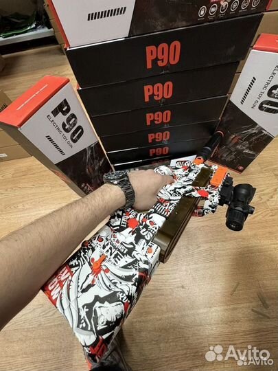 Мощный автомат P90 на орбизах