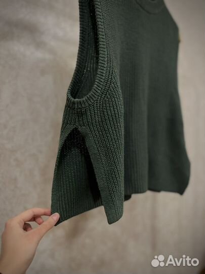 Жилетка женская вязаная 42