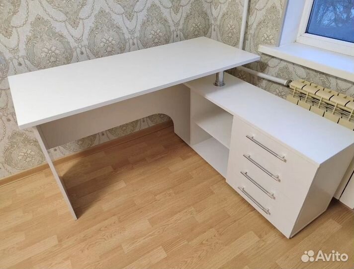 Стол компьютерный новый в наличии