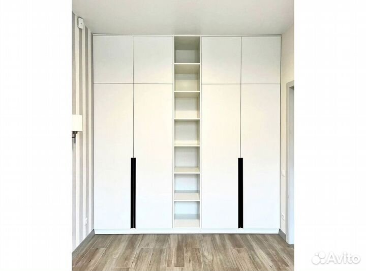 Встраиваемый шкаф