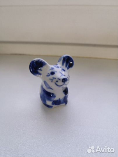 Статуэтки фарфоровые Гжель