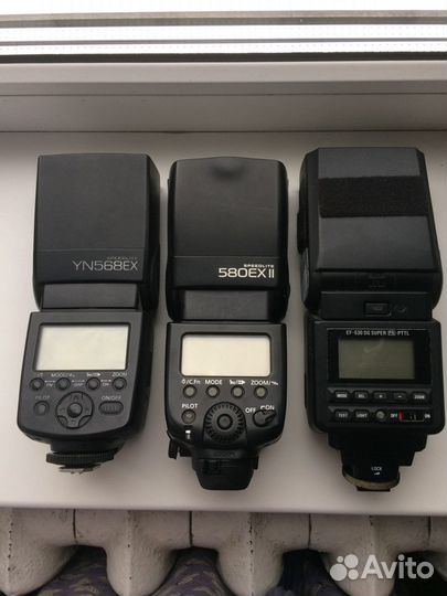 Фотовспышки на запчасти или ремонт