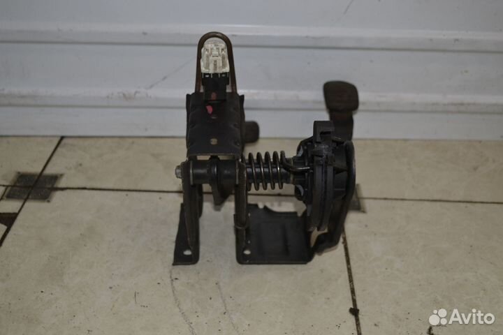 Педальный узел Nissan Almera G15