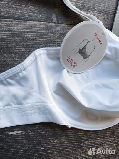 Бюстгальтер Triumph 85B