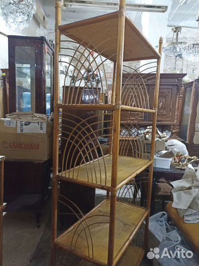 Винтажная этажерка из лозы