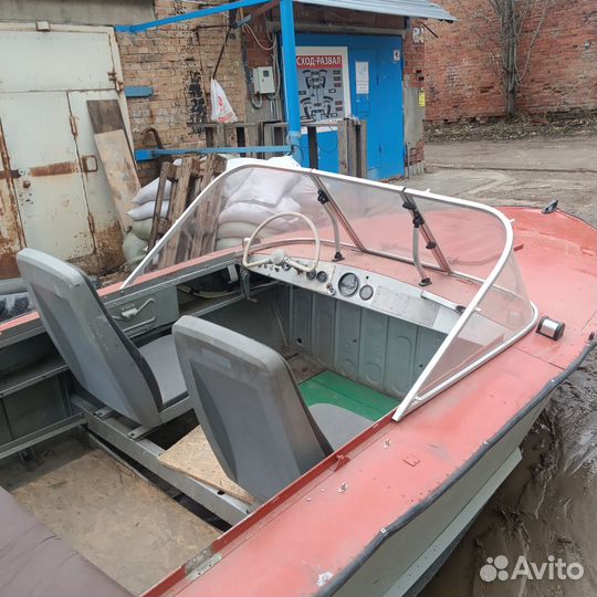 Продам лодку водомет