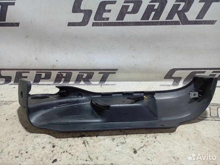 Накладка сиденья передняя левая Skoda Yeti 1.4