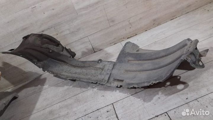 Подкрылок передний левый Toyota Land Cruiser 200 С