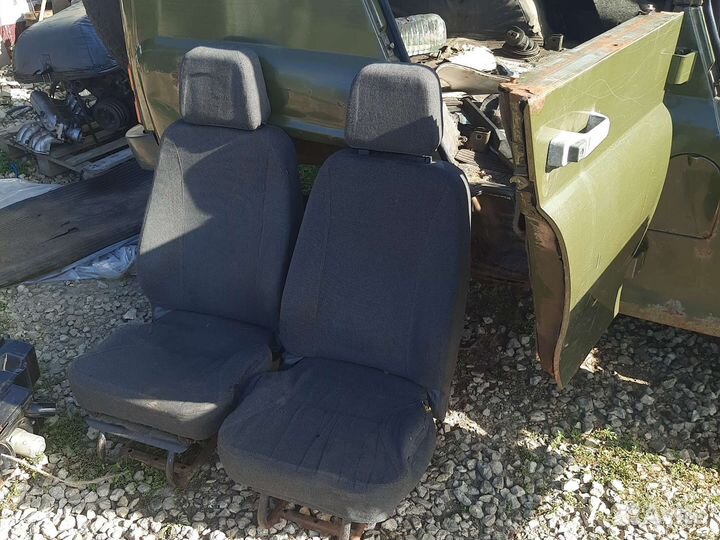 УАЗ Хантер 469 3151 передние сидения