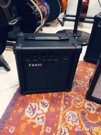 Гитарные комбоусилители