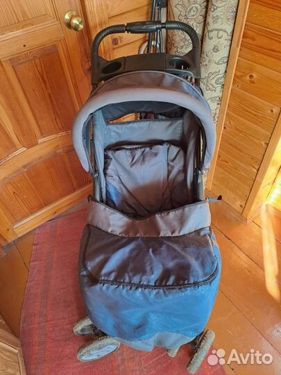 Прогулочная коляска